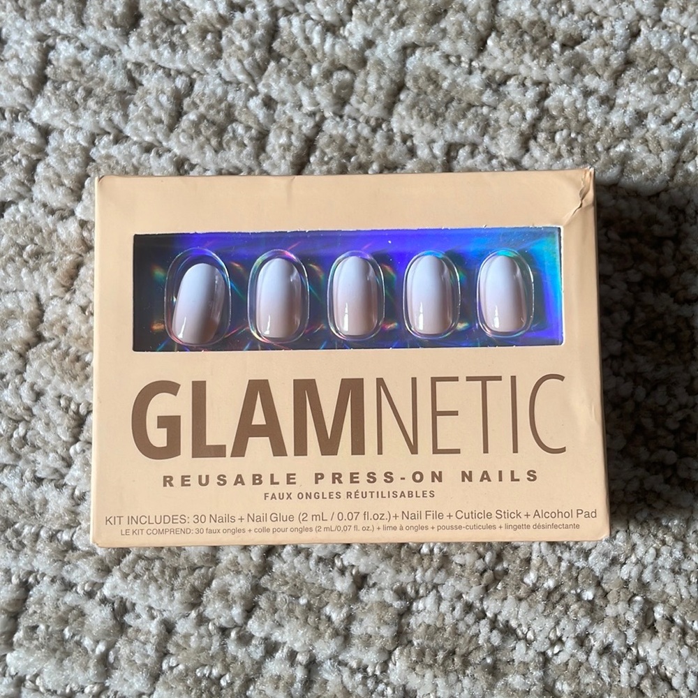 Glamnetic Resuable Press-on Nails in Creamer